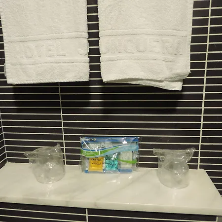 洪克拉酒店 酒店