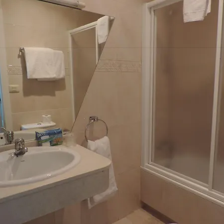 洪克拉酒店 酒店