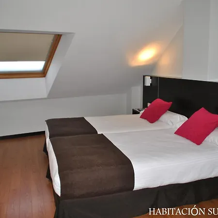 洪克拉酒店 3* 比戈