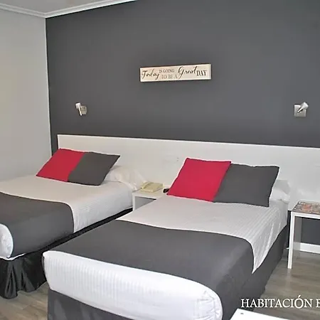 Otel Junquera 3*