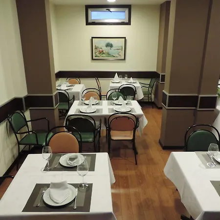 Otel Junquera 3*