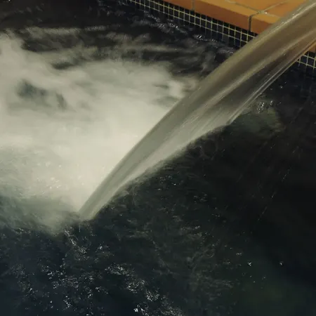 洪克拉酒店 3* 比戈